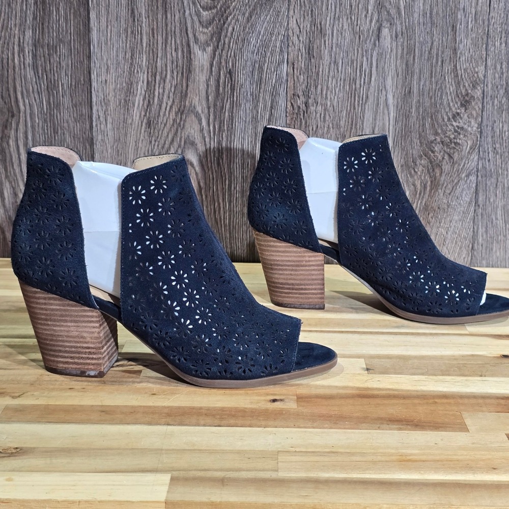 Crown & Ivy Sabrina Blue Suede Laser Cut Peep Toe Ankle Boots Block Heel 8.5